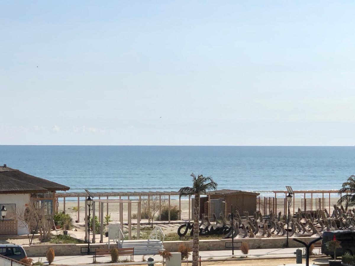 Апартаменты By The Sea Ap. 9 Нэводари Экстерьер фото